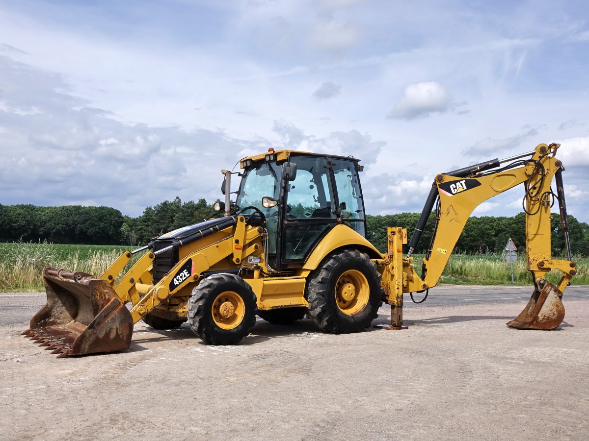 Комбиниран багер Caterpillar 432E